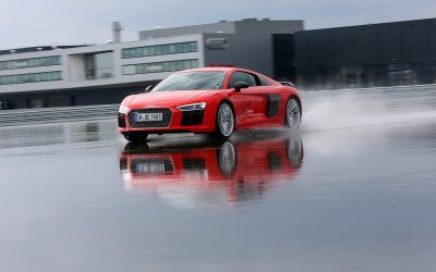 ΟΔΗΓΟΥΜΕ: Audi R8 Coupe 5.2 V10 plus