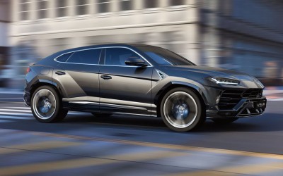 Η Lamborghini βάζει την Urus στην πρίζα