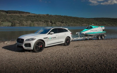 Η Jaguar σπάει ρεκόρ μέσα στο… νερό (video)