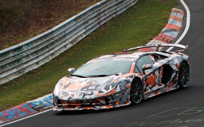Η Lamborghini Aventador SVJ «απειλεί» την Porsche