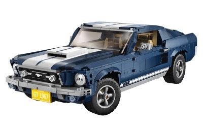 Μία Ford Mustang μήκους 34 εκ. και αξίας 160€ 