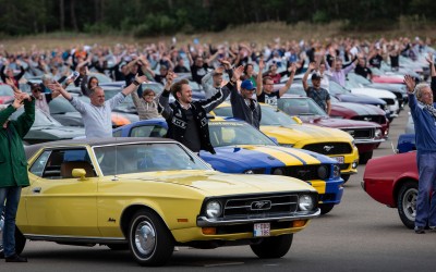 1.326 Mustang πέτυχαν νέο παγκόσμιο ρεκόρ (video)