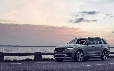 Volvo XC90 T8 Plug-in Hybrid Electric. Recharge!