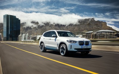 Οδηγούμε τη νέα ηλεκτροκίνητη BMW iX3