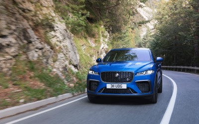 Jaguar F-Pace SVR: Με 550 ίππους! (video)