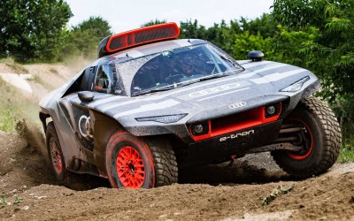 Αυτό είναι το όπλο της Audi για το Dakar! (video)
