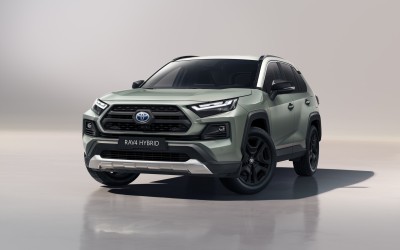 To κορυφαίο Toyota RAV4 Adventure έφτασε στην Ελλάδα - Δείτε τις τιμές 