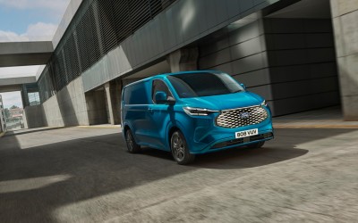 Εκθαμβωτική εμφάνιση για το νέο Ford E-Transit Custom [video]