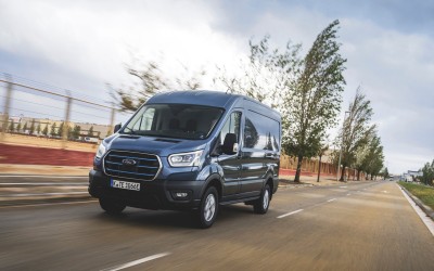 Οδηγούμε το Ford E-Transit: Το απόλυτο ηλεκτρικό van για τον επαγγελματία 