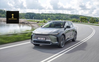 Οδηγούμε το Toyota bZ4X - Είναι το καλύτερο οικογενειακό ηλεκτρικό SUV;