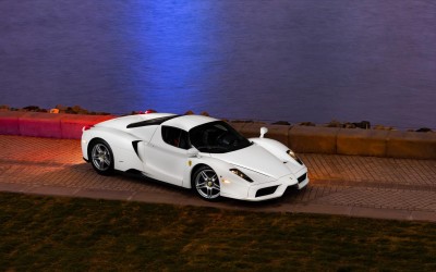 Η μοναδική λευκή Ferrari Enzo βγαίνει σε δημοπρασία - Ποιος θα την πάρει