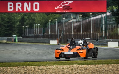 Οδηγούμε KTM X-Bow στην πίστα του Brno!