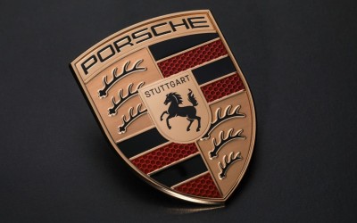 H Porsche άλλαξε σήμα για τα 75 χρόνια της!