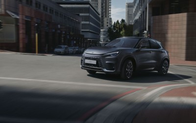 Επίσημο: Νέο Lexus LBX - Έφοδος στα premium B-SUV! 