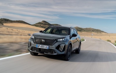 Δοκιμή Peugeot E-2008 156PS: Total upgrade!