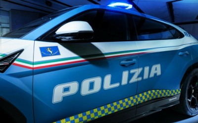 Αστυνομία: Το απίθανο περιπολικό των 666 ίππων - Κοστίζει πάνω από 400.000 € [Video]