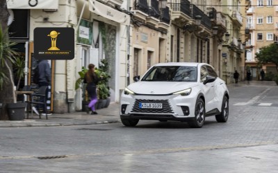 Οδηγούμε το νέο Lexus LBX: Ταράζει τα νερά το premium B-SUV