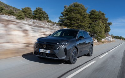 Οδηγούμε το νέο Peugeot E-3008