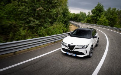Οδηγούμε τη νέα Alfa Romeo Junior! 