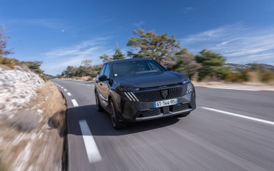 Δοκιμή Peugeot E-3008 210 PS 73 kWh: Το καλό σερβίτσιο