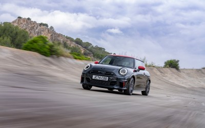 Στην Ελλάδα το νέο MINI Cooper JCW: Με 231 ίππους και 6,1 για το 0-100 km/h! 