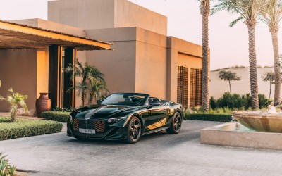 H Bentley με... ροζ χρυσό στο εσωτερικό της - Έχει 750 PS 