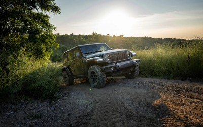 Αυτή είναι η πιο dark έκδοση του Jeep Wrangler