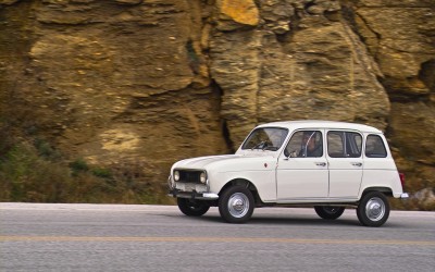 ΟΔΗΓΟΥΜΕ Renault 4L: Βασικά πρωτοποριακό
