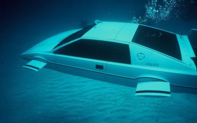 Βρήκε τη Lotus του 007 σε κοντέινερ που αγόρασε!