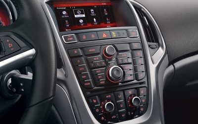 Opel Astra: Εξοπλισμός και νέος κινητήρας για το ‘14