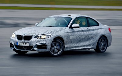BMW M235i: drift-άρει και χωρίς οδηγό (VIDEO)