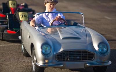 Aston Martin για παιδιά από τη Nicholas Mee
