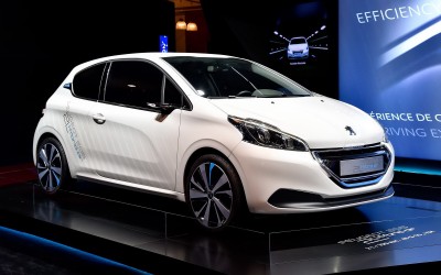 @Paris: Peugeot 208 Hybrid Air 2L Concept