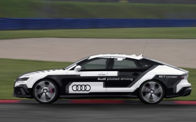 Audi: Έφτασε ο «αυτόματος πιλότος»