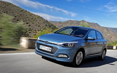 ΟΔΗΓΟΥΜΕ Νέο Hyundai i20 2015