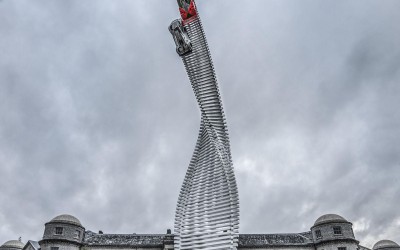 Γλυπτό της Mazda στο Goodwood