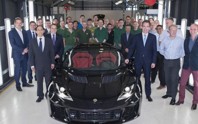 Η 1η Lotus Evora 400 στη γραμμή παραγωγής