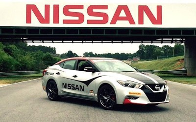 Nissan Maxima ως safety car