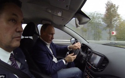 Δοκίμασε το νέο Lada Vesta o Πούτιν

