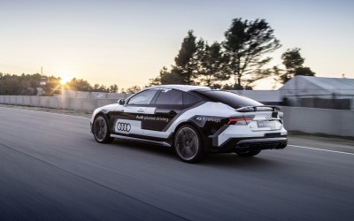 Audi RS7 ρεκόρ πίστας χωρίς… οδηγό (Video)