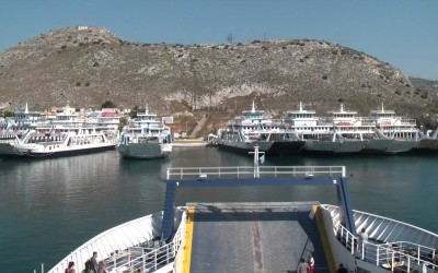 Υποθαλάσσια σύνδεση Σαλαμίνας-Περάματος

