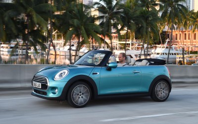 Mini Cooper Cabrio: Σου φτιάχνει τη μέρα (video)