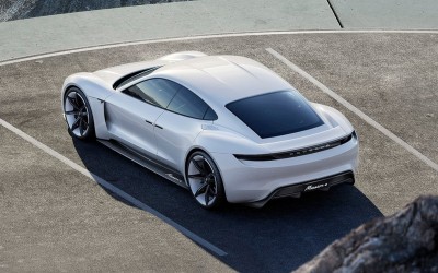 Και έτσι εγένετο… Porsche Mission E (video)
