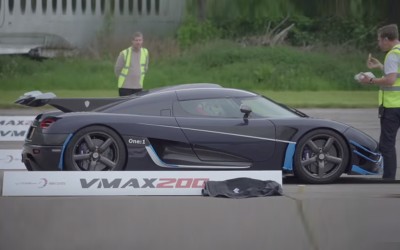 Τα 386 km/h έφτασε η Koenigsegg One:1 στην ευθεία (video)