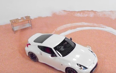 Ένα Nissan 370Z NISMO φτιάχνει… donuts (video)