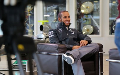 Η πρώτη μέρα του Hamilton στην Mercedes (video)