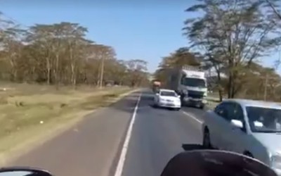 Έτσι οδηγούν στην Κένυα… (video)