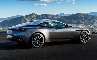 H Aston Martin θα «χτυπήσει» τη Ferrari 488
