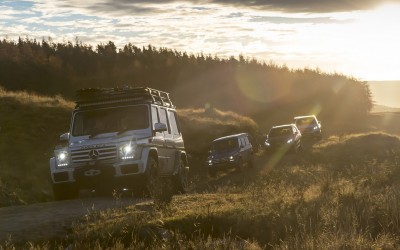 100 km εκτός δρόμου με 12 Mercedes-Benz (video)