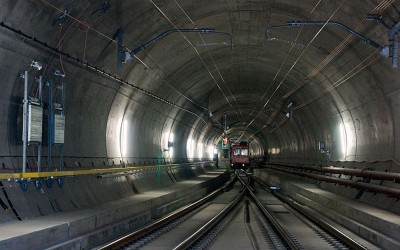 Σε λειτουργία η μεγαλύτερη σήραγγα στον κόσμο 